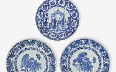 Three Chinese export porcelain blue and white dishes 青花瓷三件
