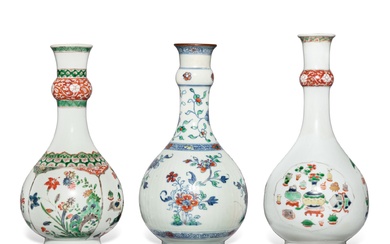 Three enameled garlic-neck vases, Qing dynasty, 18th century | 清十八世紀 彩瓷蒜頭瓶一組三件