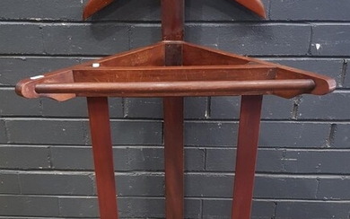 Timber Gents Valet (h:107 x w:56cm)