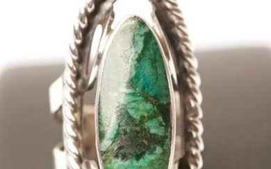 UNUSUAL Green Stone and .935 Sterling Silver Ring