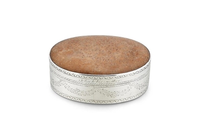 Y A RARE GEORGE III SILVER AND POLISHED FOSSILISED CORAL OVAL SNUFF BOX