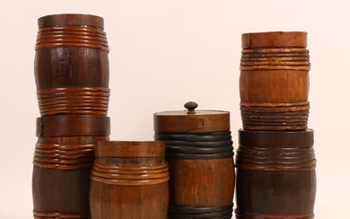 Zes houten met wilgentenen gekuipte voorraad tonnetjes, 19e eeuw;