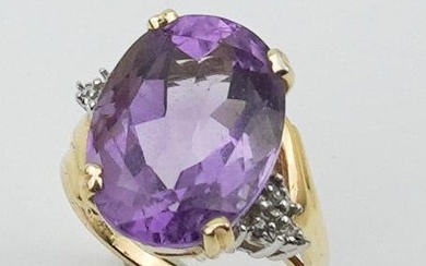 14KYG Amethyst and Diamond Ring