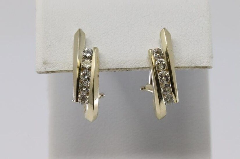 14Kt Yellow Gold Diamond Earrings