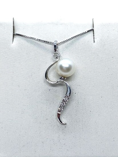 18 kt. Freshwater pearl, Natural pearl, White gold - Necklace with pendant - Diamonds