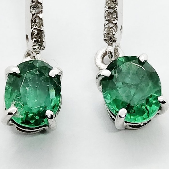 18 kt. White gold - Earrings - 1.60 ct Emerald - Diamonds