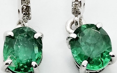 18 kt. White gold - Earrings - 1.60 ct Emerald - Diamonds