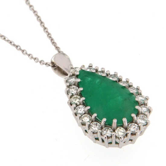 18 kt. White gold - Necklace with pendant - 3.10 ct Emerald - Ct 0.75 Diamonds - Masterstones n 1021PT365