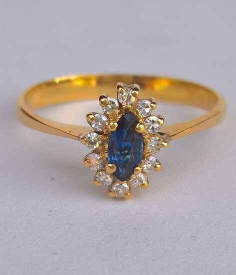 19,2 kt. Gold - Ring - 0.20 ct Sapphire - Diamonds