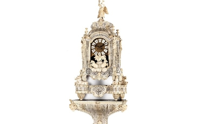 Aufwendig gearbeitete Louis XIV-Uhr in Elfenbein