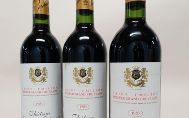 24 bouteilles CHÂTEAU BEAUSEJOUR BECOT 1983 1er GCC (B) Saint Emilion (étiquettes abimées