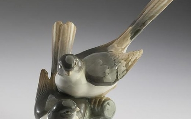 Retired Lladro 'Birds' porcelain figurine #4667, 9"w