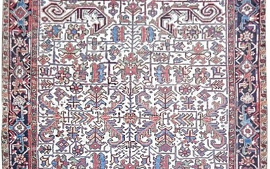 7 x 10 Ivory Semi Antique Persian Heriz Rug