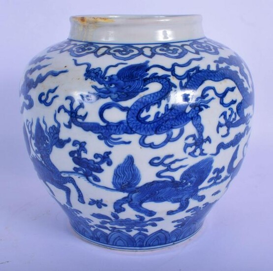 A 16TH CENTURY CHINESE MING DYNASTY BLUE AND WHITE JAR