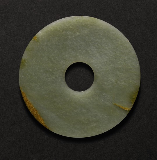A CELADON JADE DISC, BI NEOLITHIC PERIOD - SHANG DYNASTY | 新石器時代至商 青玉壁