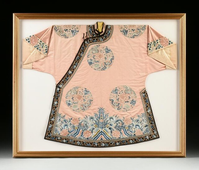 A CHINESE QING DYNASTY GILT APRICOT GROUND SILK WOMEN'S