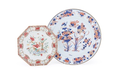 A Chinese Famille Rose octagonal plate