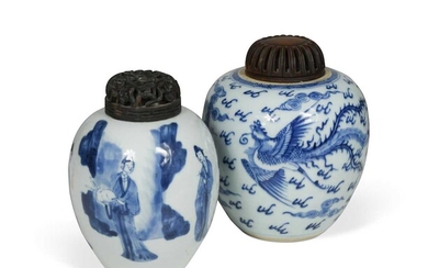 A Chinese blue and white porcelain Phoenix vase, Qing Dynasty, Kangxi (1662-1722)