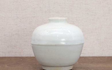 A Chinese qingbai-glazed jar