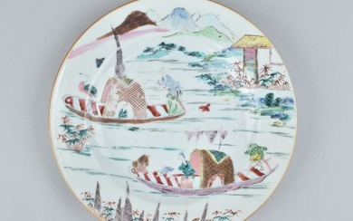A FAMILLE ROSE "FISHING" PLATE - Porcelain - China - Yongzheng (1723-1735)