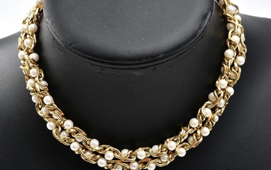 A FAUX PEARL SET NECKLACE BY TRIFARI
