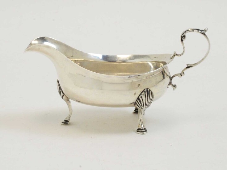 A George III silver sauce boat, by John Langlands I