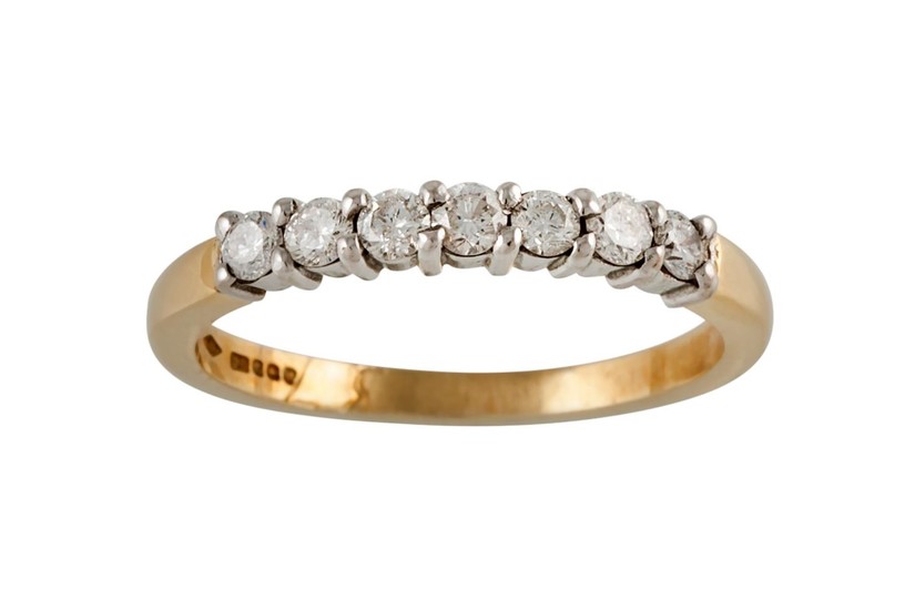A HALF ETERNITY DIAMOND RING, of approx. 0.45ct in total, mo...