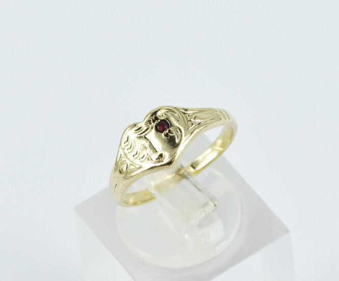A HEART SHAPED RING
