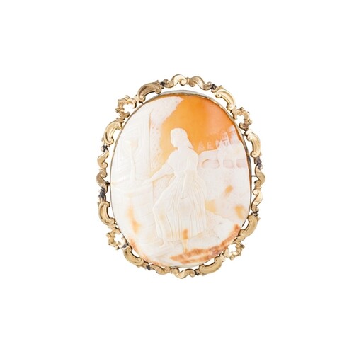 A LARGE ANTIQUE CAMEO BROOCH, shell with gold rim