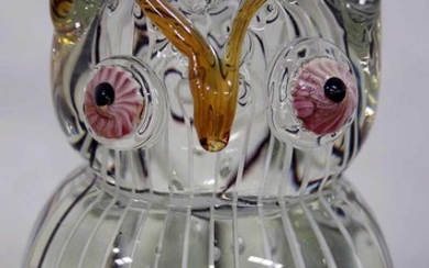 A MURANO ART GLASS OWL PAPERWEIGHT