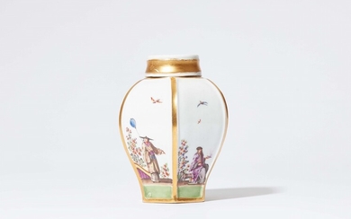 A Meissen porcelain tea caddy with early Hoeroldt Chinoiseries