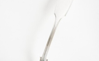 A VICTORIAN STERLING SILVER FIDDLE AND THREAD PATTERN LADLE, LEONARD JOEL LOCAL DELIVERY SIZE: SMALL
