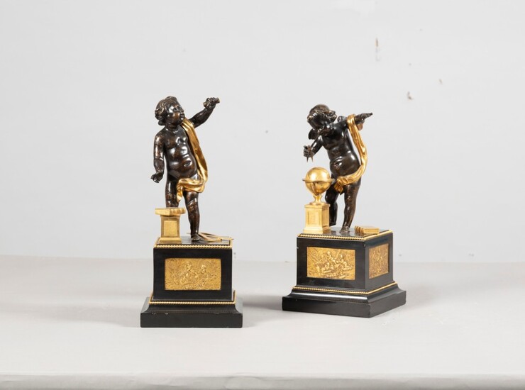A pair of gilt-bronze patinated putti, late 18th century | Paire de putti en bronze patiné et doré de la fin du XVIIIème siècle