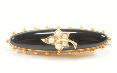 ANTIQUE YELLOW METAL ONYX & SEED PEARL MOURNING BROOCH