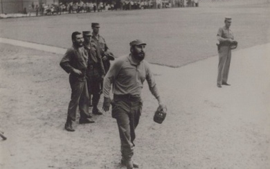 Alberto Korda (1928-2001) - Cuban Revolution Fidel Castro playing Baseball Portrait Cuba 1959 Korda