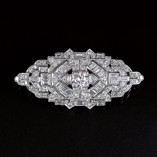 An Art-déco Diamond Brooch.