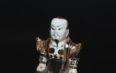 Arte Cinese A porcelain statue depicting GuandÃ¬China