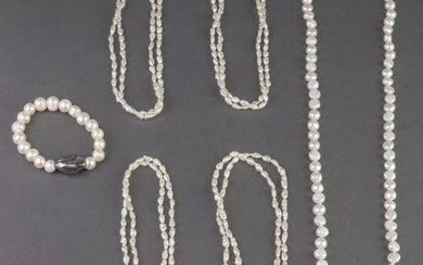 Assortment of Pearl Beaded Necklaces & Bracelet, 6