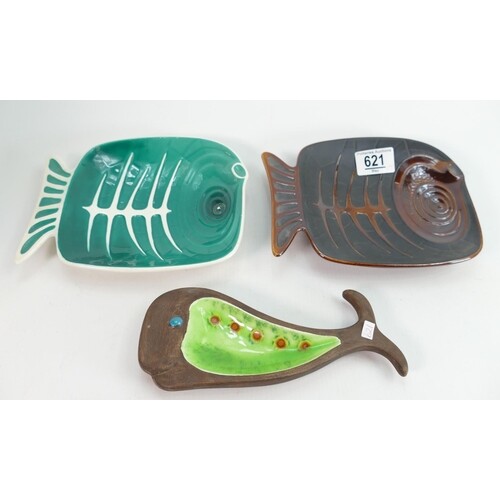 Beswick stylised fish dishes: 2167 in two different colourwa...
