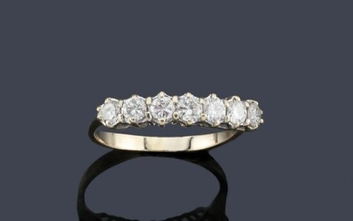 Bright half-ring of approx. 1.00 ct in total, in 18K