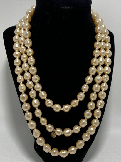 CHANEL HANDKNOTTED BAROQUE PEARLS NECKLACE 60"