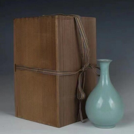 Celadon Glazed Ru Ware Vase With Box