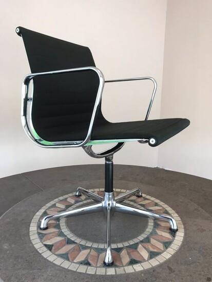 Charles Eames, Ray Eames - ICF - Office chair - EA 117