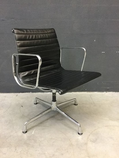 Charles Eames, Ray Eames - Vitra - Chair - EA108 volleder