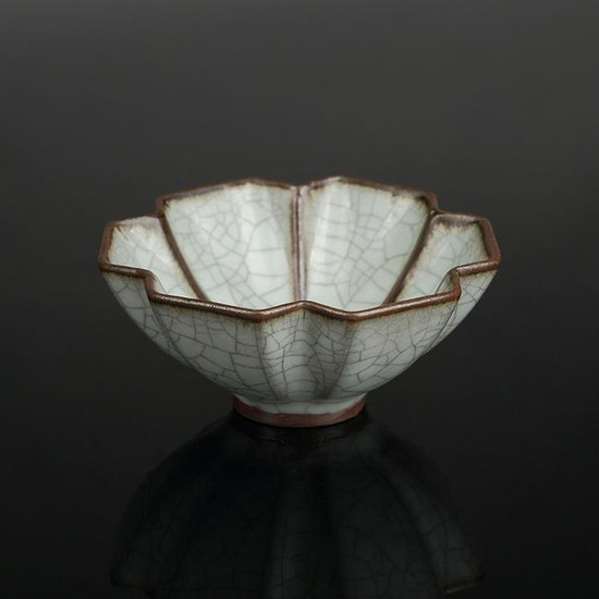 Chinese Guan kiln Porcelain Bowl