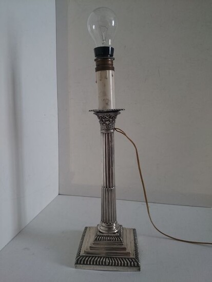 Corinthian column lamp - .925 silver - England - Late 19th century