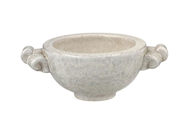 Coupe à anses en céramique à glaçure blanche craquelée, par Bonifas France, diam. 20 cm, h. 10,5 cm