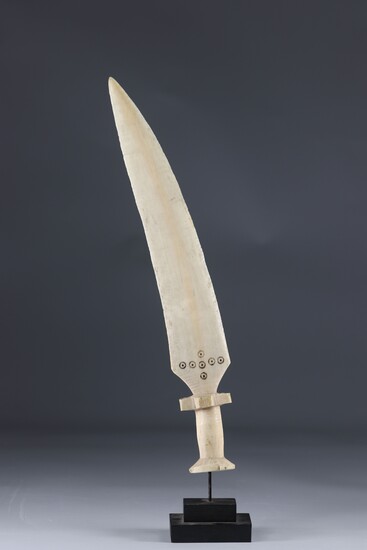 Couteau de cérémonie Mangbetu début 20ème