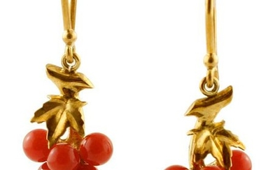 Earrings 18k Yellow Gold and Coral Bunch