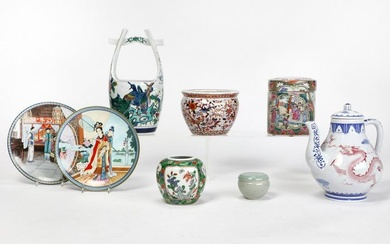 Eight Chinese and Japanese porcelain tablewares